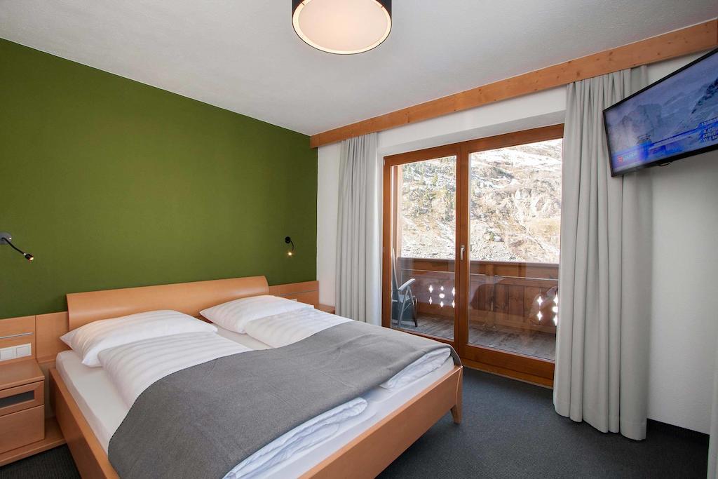 אוברגורגל Gurglhof Apartmenthaus מראה חיצוני תמונה