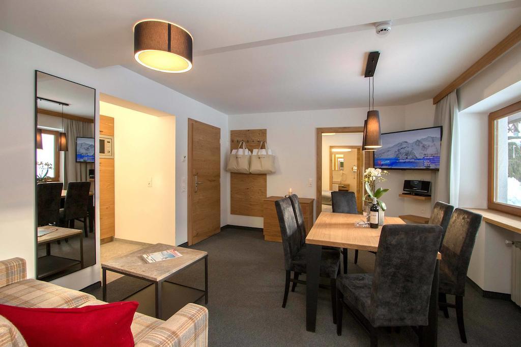 אוברגורגל Gurglhof Apartmenthaus מראה חיצוני תמונה