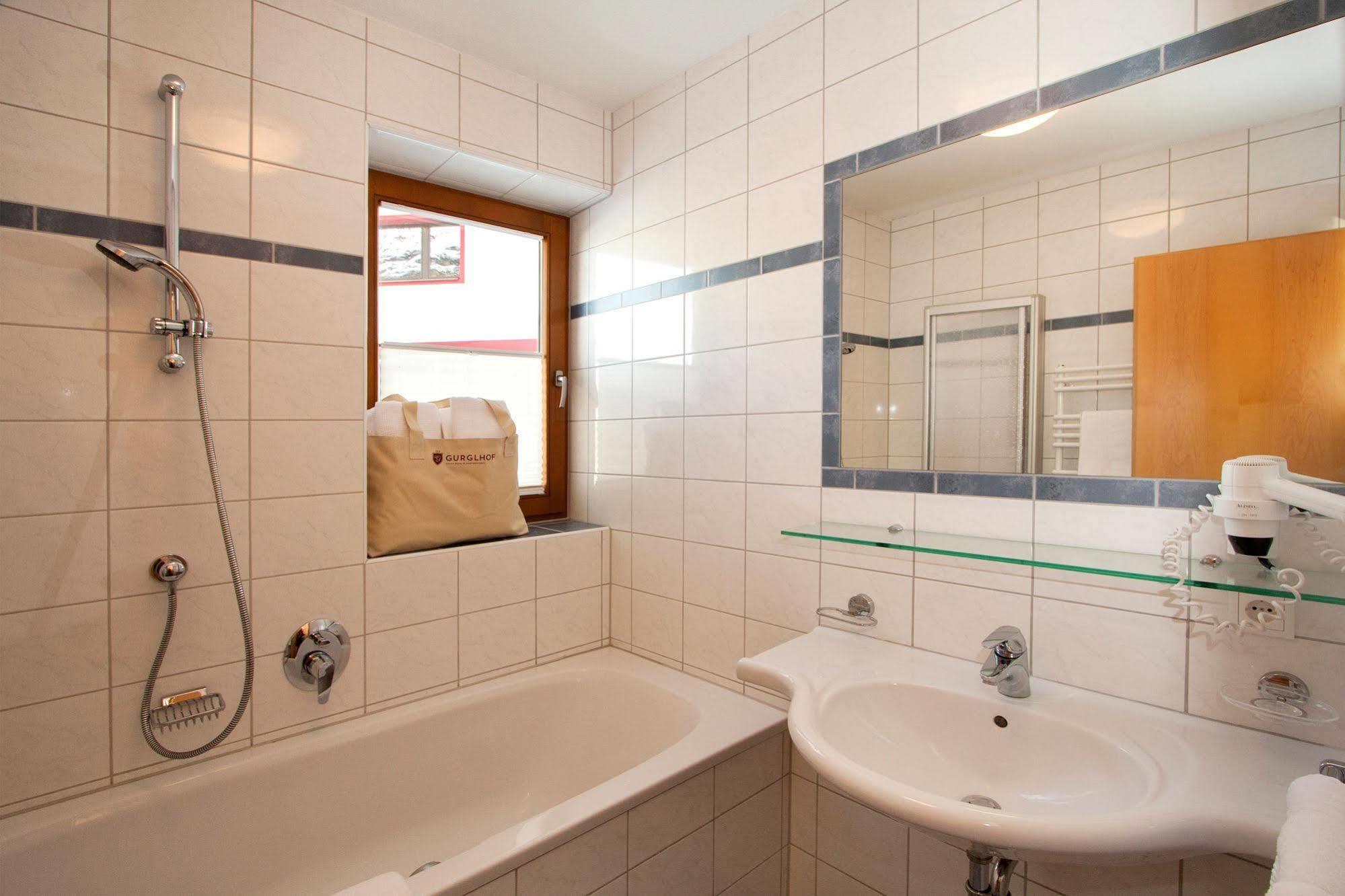 אוברגורגל Gurglhof Apartmenthaus מראה חיצוני תמונה