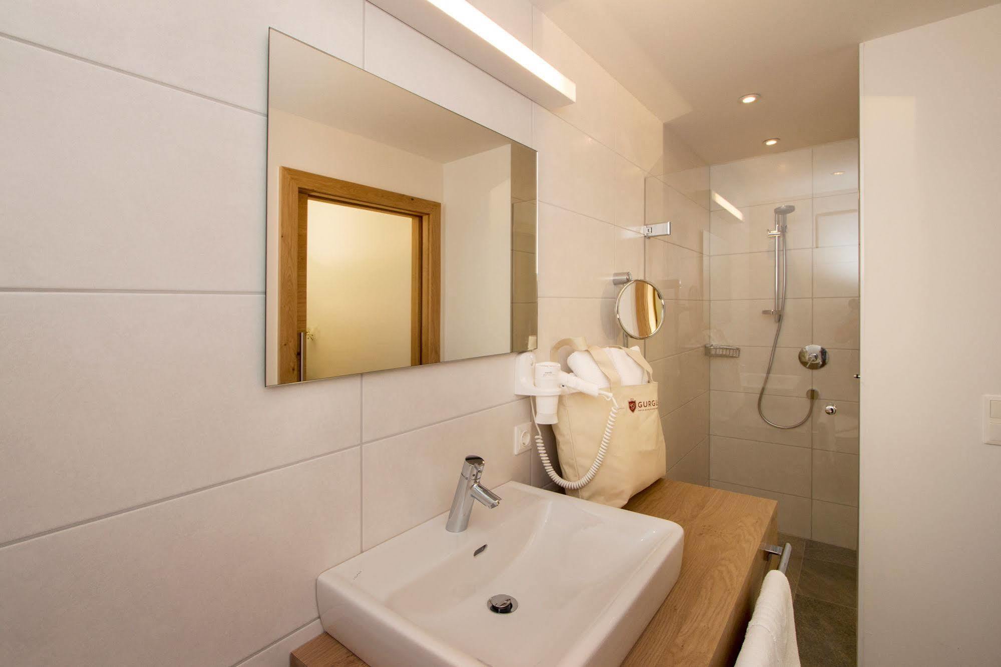 אוברגורגל Gurglhof Apartmenthaus מראה חיצוני תמונה