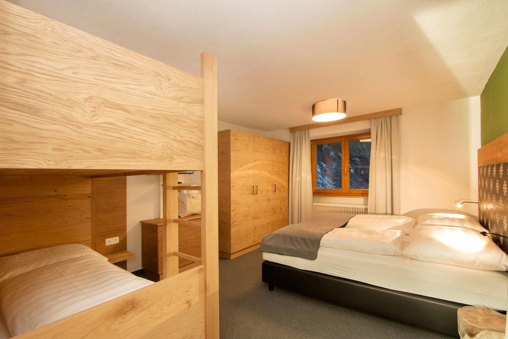 אוברגורגל Gurglhof Apartmenthaus מראה חיצוני תמונה